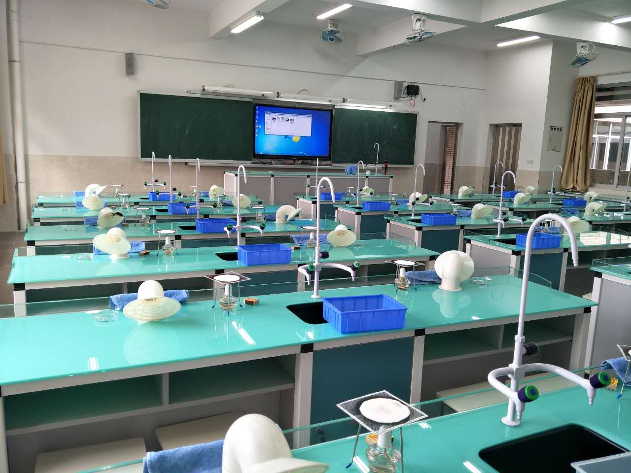 化學(xué)實(shí)驗室（鋁木）
