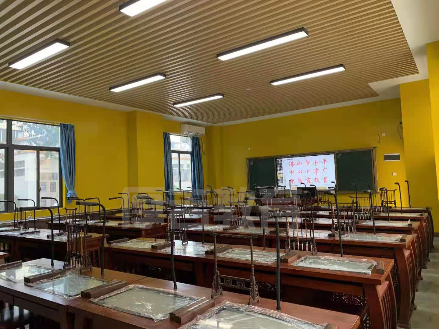 智慧<a href='http://www.gdlangyu.cn/chanpin/57-1.html' target='1' style='font-size:18px; font-weight:bold; color:#000000;'>書法室</a>