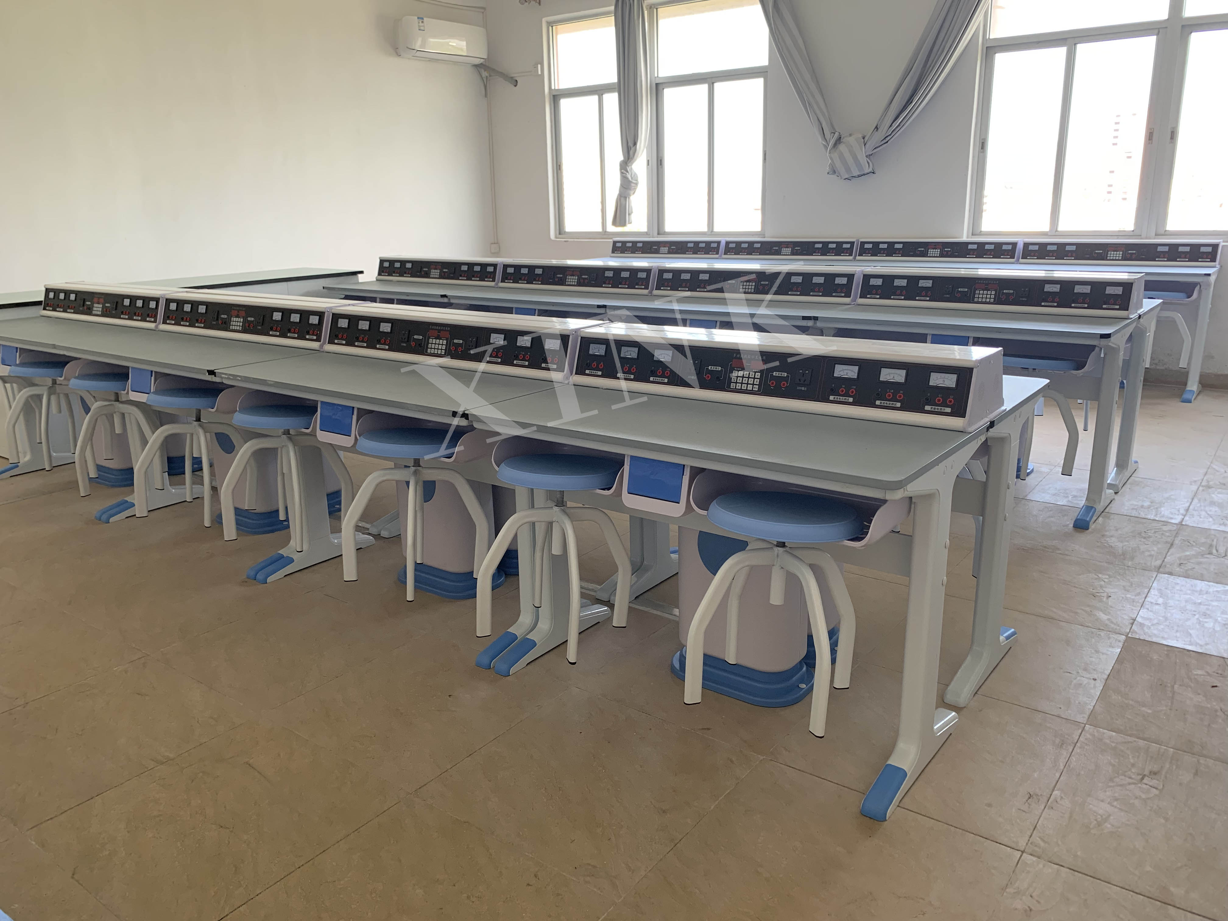 電學<a href='http://www.gdlangyu.cn/' target='1' style='font-size:14px; font-weight:bold; color:#0080ff;'>物理實驗室</a>