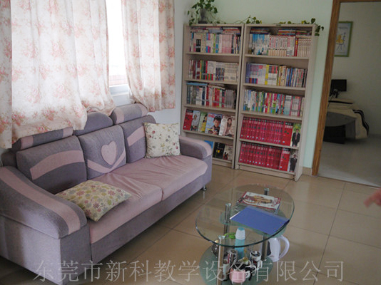 學校<a href='http://www.gdlangyu.cn' target='1' style='font-size:14px; font-weight:bold; color:#0080ff;'>心理咨詢室</a>