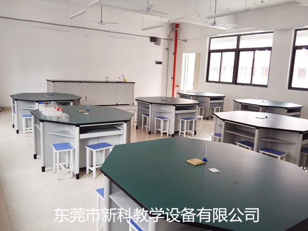 <a href='http://www.gdlangyu.cn/' target='1' style='font-size:14px; font-weight:bold; color:#0080ff;'>物理實驗室</a>設備