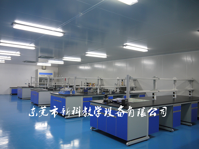 <a href='http://www.gdlangyu.cn/products/63-1.html' target='1' style='font-size:18px; font-weight:bold; color:#000000;'>中央實(shí)驗(yàn)臺(tái)</a>案例